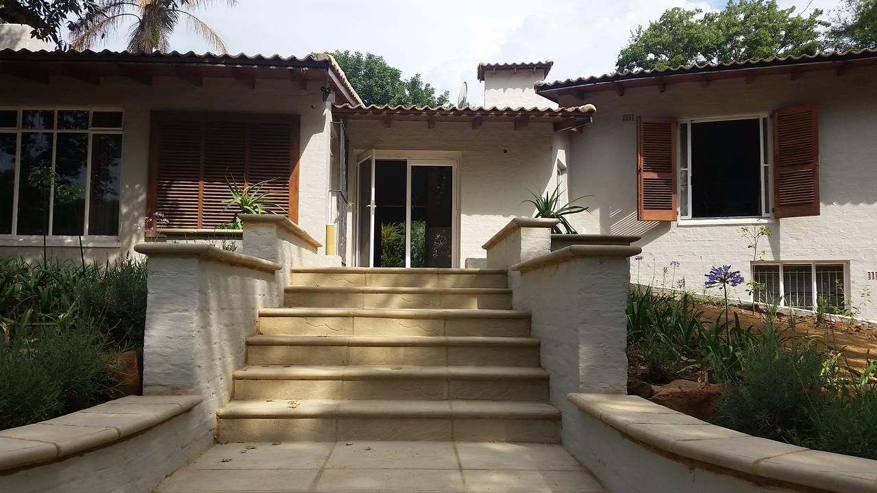 Amberhall Guesthouse Johannesbourg Extérieur photo